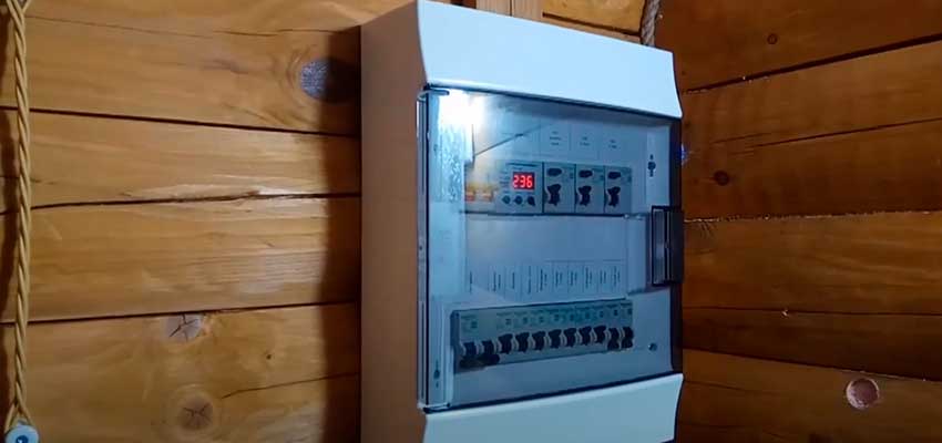 Щит электропитания внутри дома